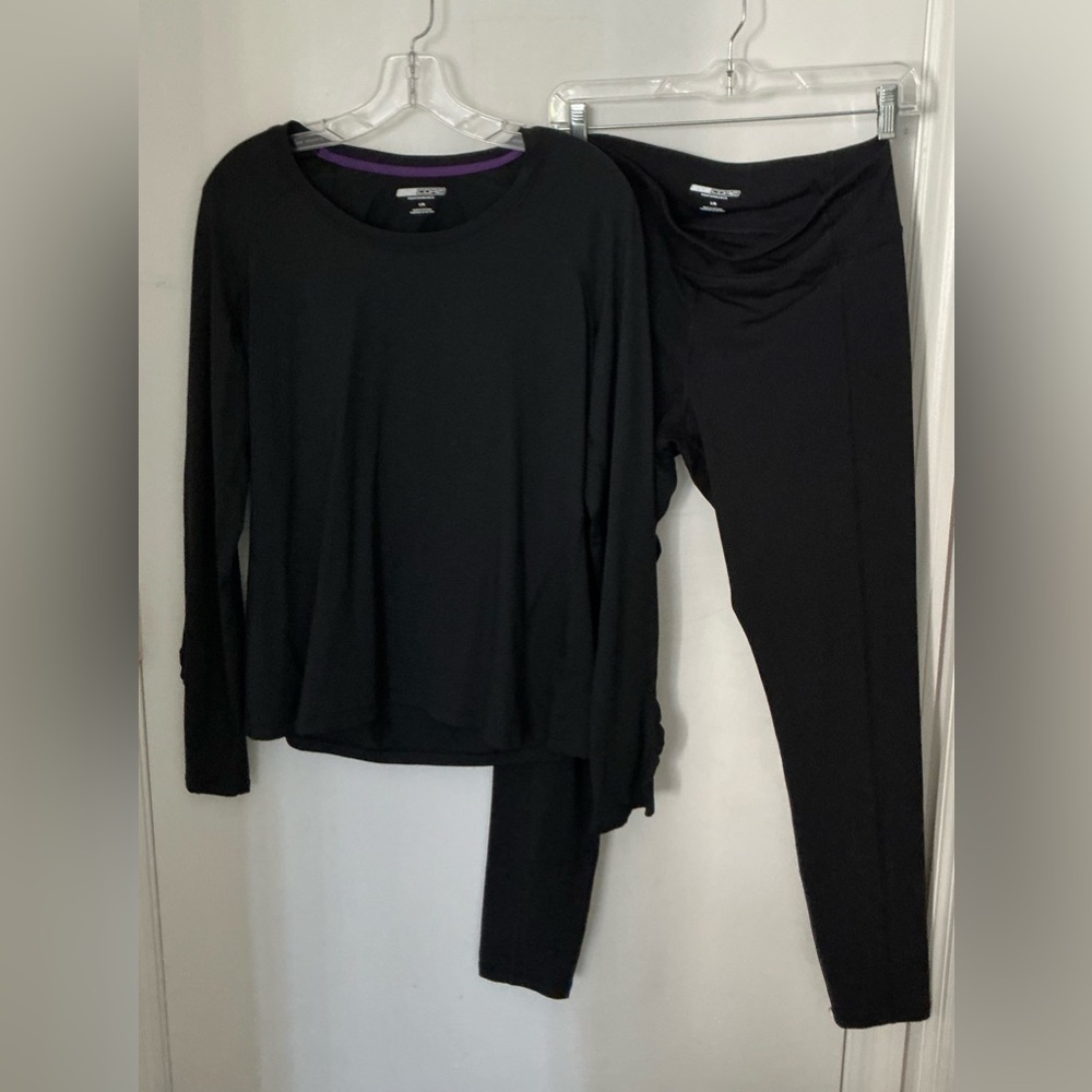 Express Performance Simple Black Long Sleeve Top and Leggings Set